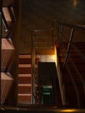 Treppe im Gebäude bei Sonnenuntergang, Bangkok, Thailand stockfotografie Treppe im Gebäude bei Sonnenuntergang, Bangkok, Thailand stockfotografie