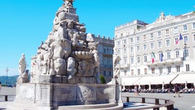 TRIESTE, ITÁLIA - 11 DE AGOSTO DE 2017 ` Italia do Unita d da praça ou unidade do quadrado de Itália Foto de Stock TRIESTE, ITÁLIA - 11 DE AGOSTO DE 2017 ` Italia do Unita d da praça ou unidade do quadrado de Itália Foto de Stock