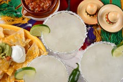 Trois margaritas et Nachos Trois margaritas et Nachos