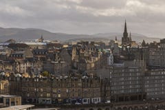 Tron Kirk e skyline de Edimburgo dos montes de Pentland, Escócia foto de stock Tron Kirk e skyline de Edimburgo dos montes de Pentland, Escócia foto de stock