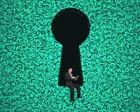 Trou de la serrure sur le grand fond vert de donn?es avec la s?ance d'homme d'affaires photo libre de droits Trou de la serrure sur le grand fond vert de donn?es avec la s?ance d'homme d'affaires photo libre de droits