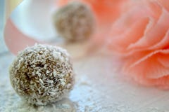 Truffes de noix de coco photographie stock libre de droits Truffes de noix de coco photographie stock libre de droits