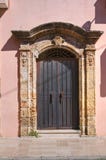 Trädörr. Alessano. Puglia. Italien. Arkivfoto Trädörr. Alessano. Puglia. Italien. Arkivfoto