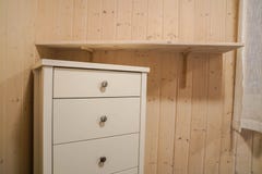 Träenhet i tappninghotellsovrum arkivbilder Träenhet i tappninghotellsovrum arkivbilder