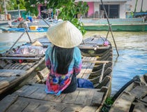 Träfartyg på Mekong River royaltyfri fotografi Träfartyg på Mekong River royaltyfri fotografi