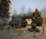 Tsaar-Pushka koning-Kanon in Moskou het Kremlin royalty-vrije stock afbeeldingen Tsaar-Pushka koning-Kanon in Moskou het Kremlin royalty-vrije stock afbeeldingen
