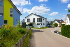 tuinomheining van moderne huisarchitectuur in landelijk platteland a Royalty-vrije Stock Afbeelding tuinomheining van moderne huisarchitectuur in landelijk platteland a Royalty-vrije Stock Afbeelding
