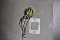 Tun Sie Wandplatten für Schalter und Behälter in der Betonmauer Reparatur in der Wohnung oder im Haus aufbau Wiederentwicklung, stockfoto Tun Sie Wandplatten für Schalter und Behälter in der Betonmauer Reparatur in der Wohnung oder im Haus aufbau Wiederentwicklung, stockfoto