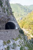 Tunel nad urwiskiem, Montenegro obrazy stock Tunel nad urwiskiem, Montenegro obrazy stock