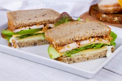 Turkije, cheddar, en groene appelsandwich Stock Afbeeldingen Turkije, cheddar, en groene appelsandwich Stock Afbeeldingen