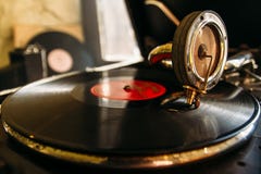 Turntable winylowy dokumentacyjny gracz Retro audio wyposażenie dla dyskdżokeja Rozsądna technologia dla DJ mieszać zdjęcia royalty free Turntable winylowy dokumentacyjny gracz Retro audio wyposażenie dla dyskdżokeja Rozsądna technologia dla DJ mieszać zdjęcia royalty free