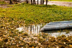 Tuyaux de drainage pour la construction de bâtiments industrielle image libre de droits Tuyaux de drainage pour la construction de bâtiments industrielle image libre de droits