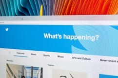Twitter-login het de monitorscherm van homepageapple iMac Twitter is een sociaal microblogging die netwerk door Twitter N.v. in w royalty-vrije stock afbeelding Twitter-login het de monitorscherm van homepageapple iMac Twitter is een sociaal microblogging die netwerk door Twitter N.v. in w royalty-vrije stock afbeelding