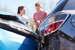 Two Drivers Exchange Insurance Details After Accident royalty free stock photos Two Drivers Exchange Insurance Details After Accident royalty free stock photos