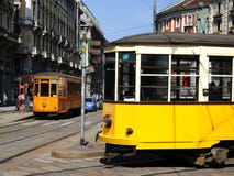 typiska milan gammala spårvagnar royaltyfria foton typiska milan gammala spårvagnar royaltyfria foton