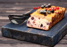 Tårta med bär Gluten frigör arkivbilder Tårta med bär Gluten frigör arkivbilder