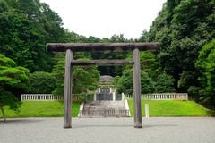 Túmulo do ` s de Tenmei da imperatriz, Hachioji, Japão imagem de stock Túmulo do ` s de Tenmei da imperatriz, Hachioji, Japão imagem de stock