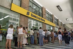 Tęsk kolejka brazylijczycy Banco d Brasil zdjęcia stock Tęsk kolejka brazylijczycy Banco d Brasil zdjęcia stock