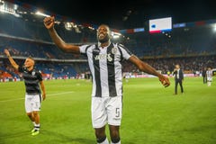 UEFA verdedigt Ligagelijke tussen PAOK versus Bazel dat bij St wordt gespeeld stock afbeeldingen UEFA verdedigt Ligagelijke tussen PAOK versus Bazel dat bij St wordt gespeeld stock afbeeldingen