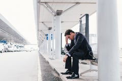 Uitgeputte zakenman stock fotografie Uitgeputte zakenman stock fotografie