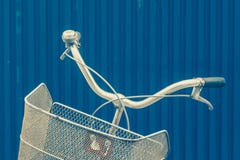 Uitstekend fietsmand en handvat Stock Fotografie Uitstekend fietsmand en handvat Stock Fotografie