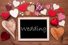 Um Chalkbord, muitos corações vermelhos, casamento imagens de stock Um Chalkbord, muitos corações vermelhos, casamento imagens de stock