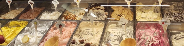 Uma variedade de cores do gelado imagem de stock Uma variedade de cores do gelado imagem de stock
