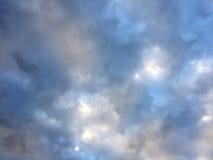 Un cielo turbulento imagen de archivo libre de regalías Un cielo turbulento imagen de archivo libre de regalías