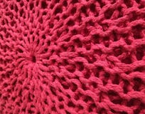 Un coussin rouge de sofa photographie stock libre de droits Un coussin rouge de sofa photographie stock libre de droits