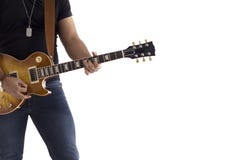Un hombre con una guitarra eléctrica que se inclina contra una pared del cemento feliz y relajada esperando la demostración fotos de archivo libres de regalías Un hombre con una guitarra eléctrica que se inclina contra una pared del cemento feliz y relajada esperando la demostración fotos de archivo libres de regalías