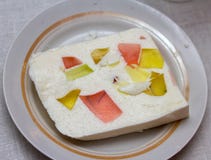 Un pezzo di dolce-gelatina variopinta fotografia stock libera da diritti Un pezzo di dolce-gelatina variopinta fotografia stock libera da diritti