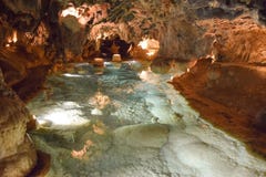 Un senso di mistero che circonda le belle caverne di Aracena Immagine Stock Libera da Diritti Un senso di mistero che circonda le belle caverne di Aracena Immagine Stock Libera da Diritti