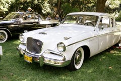 Un Studebaker viejo se exhibe en el San 2019 Marino Motor Classic imagenes de archivo Un Studebaker viejo se exhibe en el San 2019 Marino Motor Classic imagenes de archivo