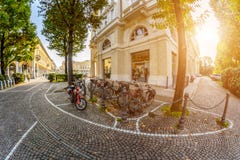 Una calle en Italia tono fotos de archivo libres de regalías Una calle en Italia tono fotos de archivo libres de regalías