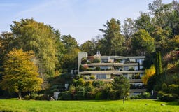 Una casa de lujo en Alfalfa, Suiza imágenes de archivo libres de regalías Una casa de lujo en Alfalfa, Suiza imágenes de archivo libres de regalías