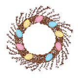 Una guirnalda de las ramas jovenes del sauce, adornada con los huevos de Pascua coloridos ilustración del vector Una guirnalda de las ramas jovenes del sauce, adornada con los huevos de Pascua coloridos ilustración del vector
