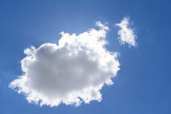 Una nube aislada en un cielo azul ilustración del vector Una nube aislada en un cielo azul ilustración del vector