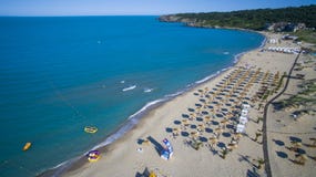 Una spiaggia al Mar Nero, Bulgaria fotografia stock Una spiaggia al Mar Nero, Bulgaria fotografia stock
