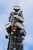 Una torre cellulare immagini stock libere da diritti Una torre cellulare immagini stock libere da diritti