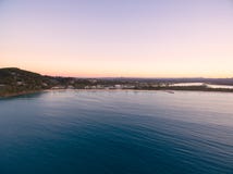 Una vista aerea del parco nazionale di Noosa al tramonto nel Queensland Australia fotografia stock Una vista aerea del parco nazionale di Noosa al tramonto nel Queensland Australia fotografia stock