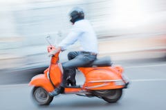Unbekümmerter formaler Radfahrer - Verschieben stockbild Unbekümmerter formaler Radfahrer - Verschieben stockbild