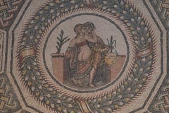 Une mosaïque de Villa del Casale, dans l'armerina de Piazza, la Sicile photographie stock libre de droits Une mosaïque de Villa del Casale, dans l'armerina de Piazza, la Sicile photographie stock libre de droits