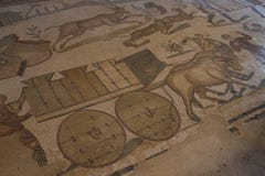 Une mosaïque de Villa del Casale, dans l'armerina de Piazza, la Sicile images libres de droits Une mosaïque de Villa del Casale, dans l'armerina de Piazza, la Sicile images libres de droits