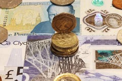 Une petite colline des pièces de monnaie britanniques photo stock Une petite colline des pièces de monnaie britanniques photo stock
