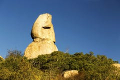 Unikalna Rockowa formacja jak twarz ludzka profil, Poway, San Diego okręgu administracyjnego głąb lądu zdjęcie stock Unikalna Rockowa formacja jak twarz ludzka profil, Poway, San Diego okręgu administracyjnego głąb lądu zdjęcie stock