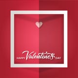 Uno strato rosso piegato con una struttura bianca e un piccolo cuore di carta con l'iscrizione del giorno con lettere di bigliett royalty illustrazione gratis Uno strato rosso piegato con una struttura bianca e un piccolo cuore di carta con l'iscrizione del giorno con lettere di bigliett royalty illustrazione gratis