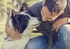 Uomo con il suo cane