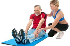 Uomo maggiore che fa esercitazione di forma fisica fotografia stock Uomo maggiore che fa esercitazione di forma fisica fotografia stock