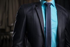 Uomo nel vestito elegante dell'uomo di affari immagine stock libera da diritti Uomo nel vestito elegante dell'uomo di affari immagine stock libera da diritti