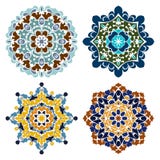 Uppsättning av fyra retro färgmandalas stock illustrationer Uppsättning av fyra retro färgmandalas stock illustrationer